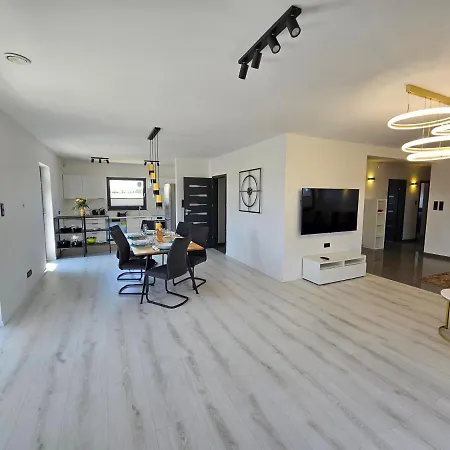 Hébergement de vacances Komfortowy Dom Z Jacuzzi Blisko Trojmiasta Banino