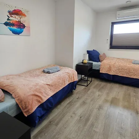 Hébergement de vacances Komfortowy Dom Z Jacuzzi Blisko Trojmiasta *