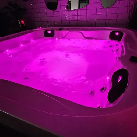 Hébergement de vacances Komfortowy Dom Z Jacuzzi Blisko Trojmiasta *