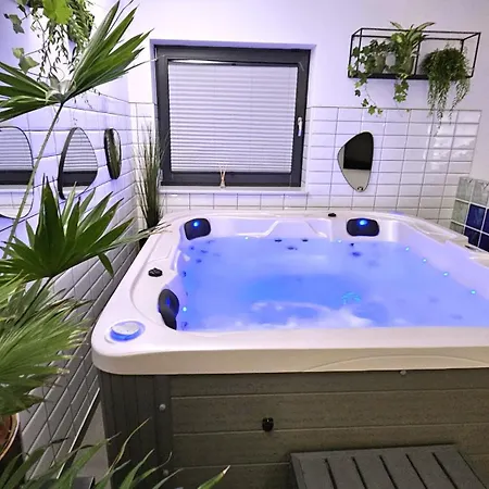 Hébergement de vacances Komfortowy Dom Z Jacuzzi Blisko Trojmiasta Banino